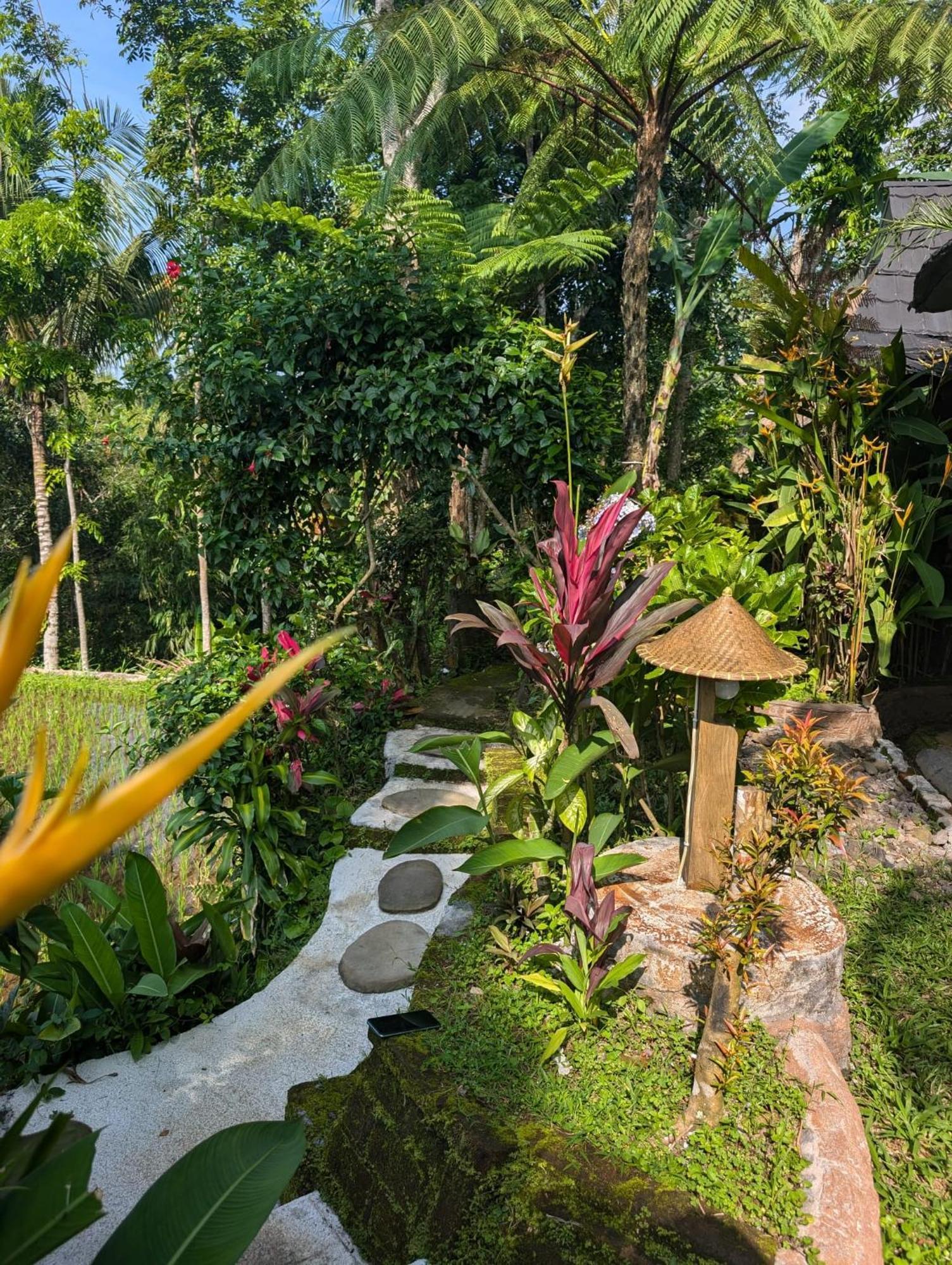 Satu Lingkung Hotel Tetebatu Exterior foto