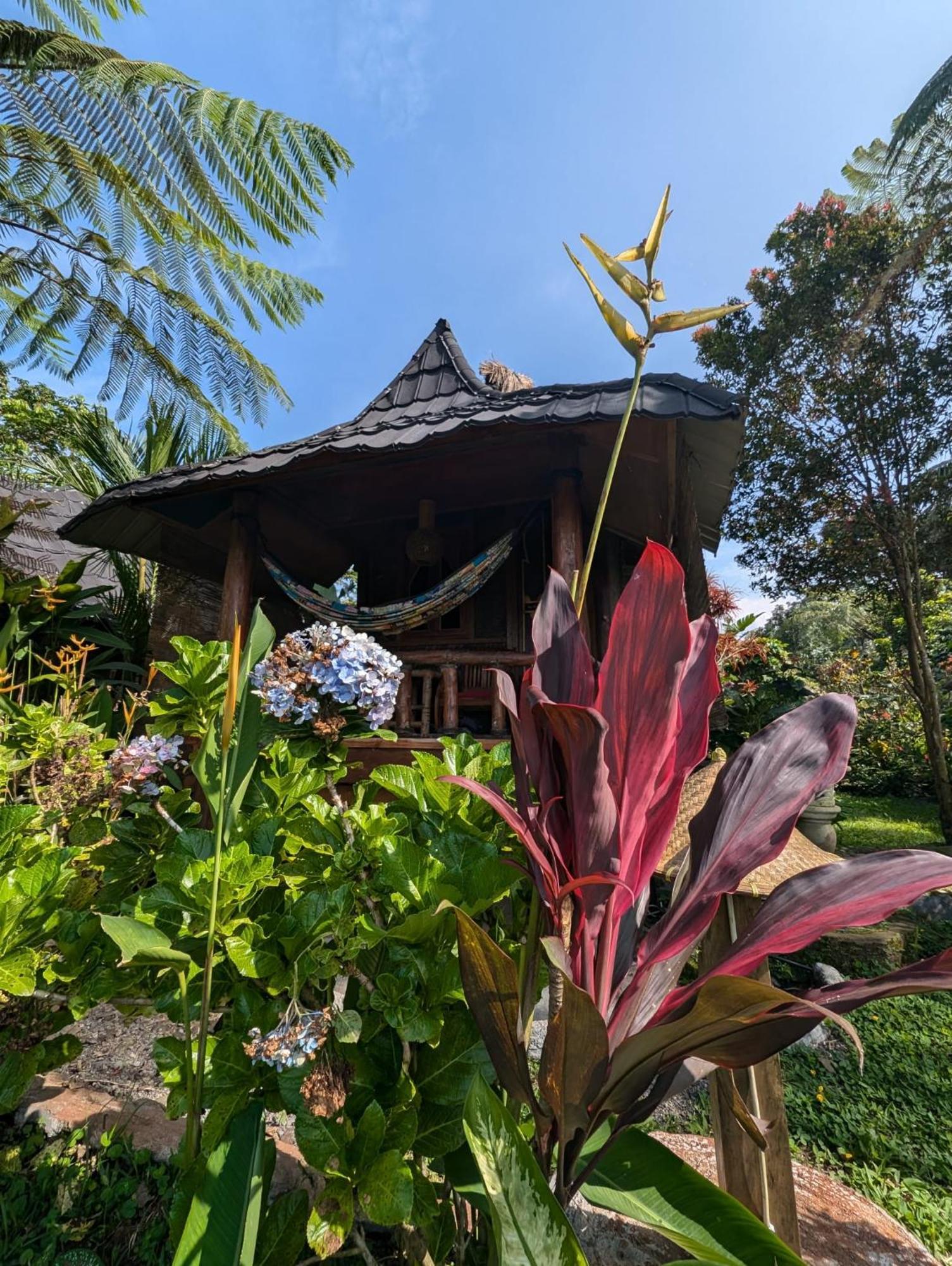 Satu Lingkung Hotel Tetebatu Exterior foto