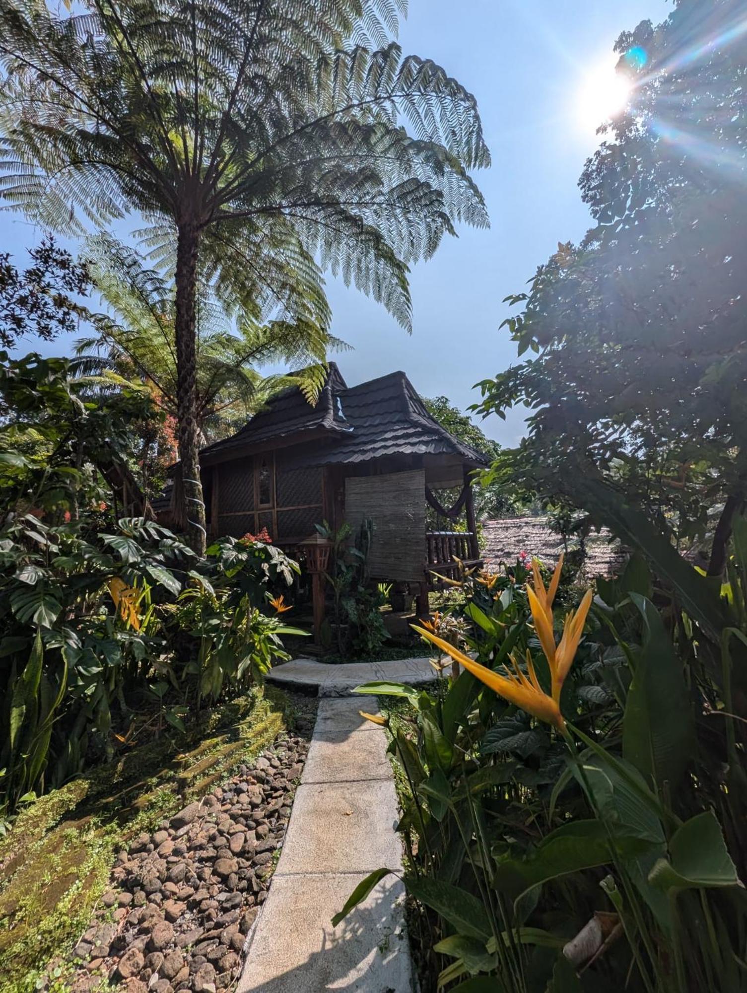 Satu Lingkung Hotel Tetebatu Exterior foto
